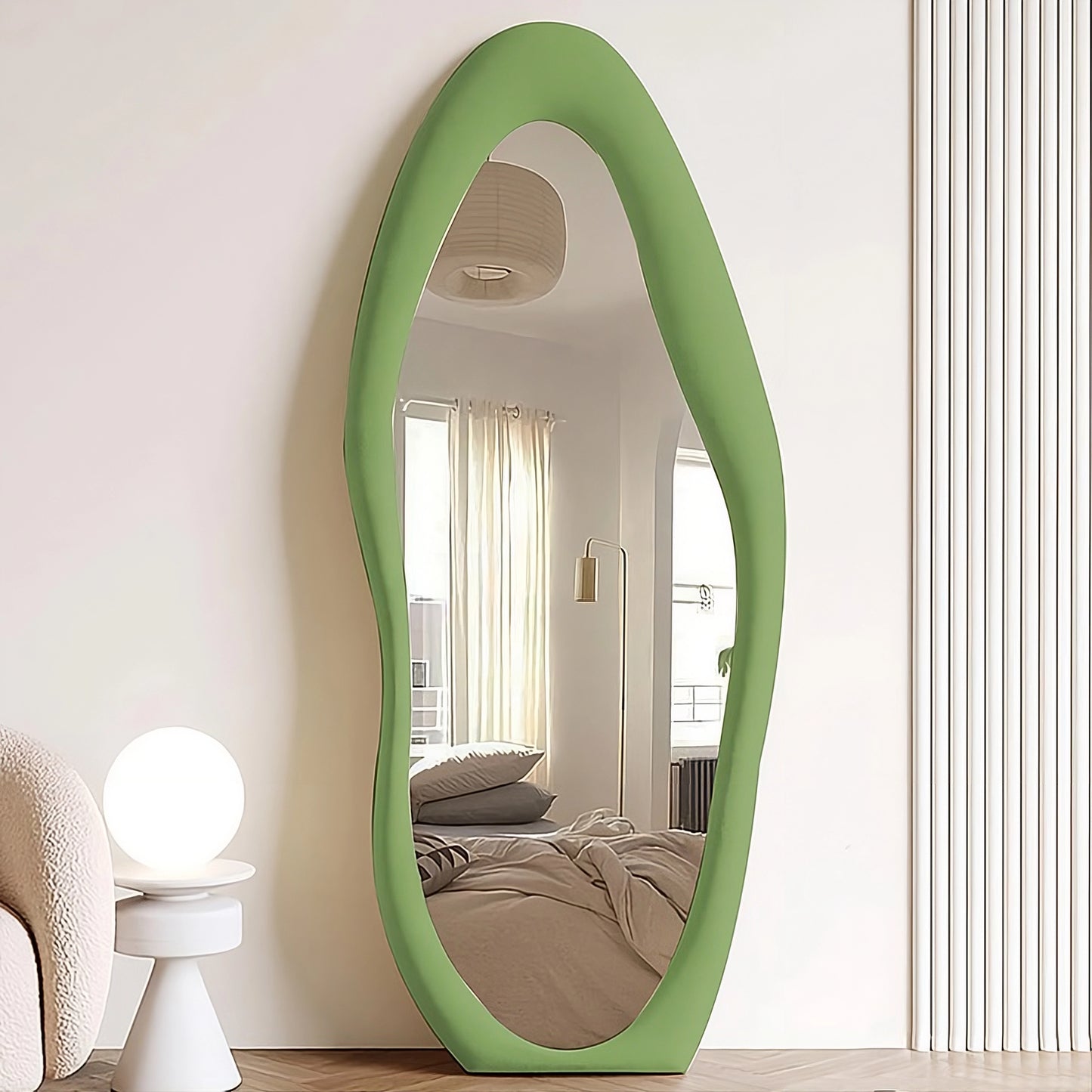 Curvy Mirror