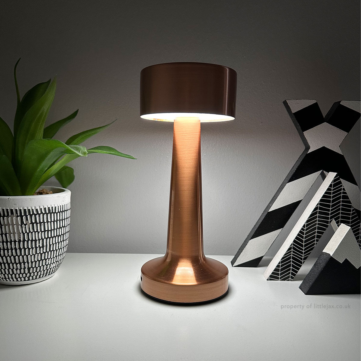Dumbbell Table Lamp